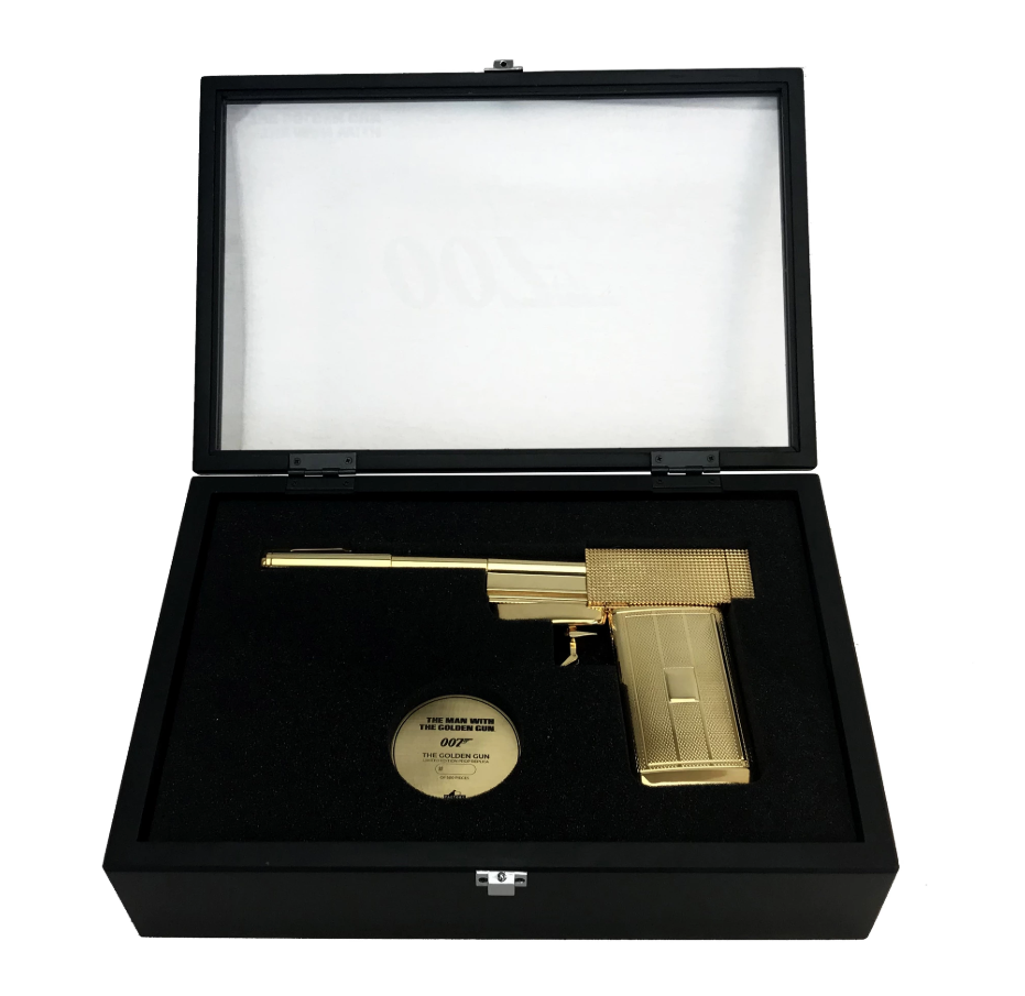 The Man With The Golden Gun props golden gun gouden pistool factory entertainment 2019 001