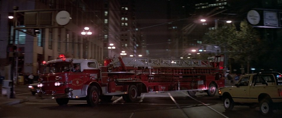 Screenshot van de brandweerwagen uit A View To A Kill